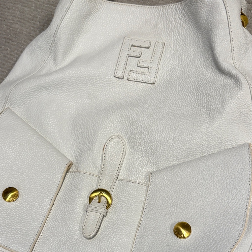 Fendi White Leather Shoulder Bag with Gold Hardware - Picture 2 of 11